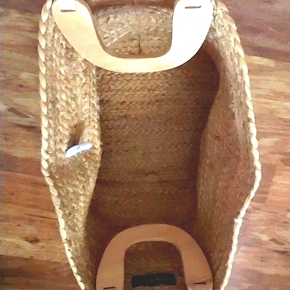 SOLD!!!!!Bag Weaved NWT Gorgeous Large Weaved Basket Style Bag - Picture 9 of 16